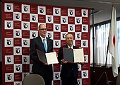 Unterzeichnung des Abkommens zur intensivierten Partnerschaft der HWG LU und der Nagoya City University durch die Präsidenten (v.l.) Prof. Dr. Gunther Piller und Prof. Dr. Kiyofumi Asai. (Bild: NCU) Unterzeichnung des Abkommens zur intensivierten Partnerschaft der HWG LU und der Nagoya City University durch die Präsidenten (v.l.) Prof. Dr. Gunther Piller und Prof. Dr. Kiyofumi Asai. (Bild: NCU)