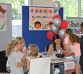 Kinderschminken und den Klebetattoos