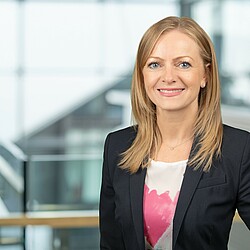 Tatjana Kamrad, 1. Vorsitzende des Vereins Förderer der Hochschule für Wirtschaft und Gesellschaft Ludwigshafen e.V. und Leiterin Personalentwicklung / Ausbildung Sparkasse Vorderpfalz