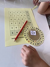 Material zur Verschlüsselung von Botschaften