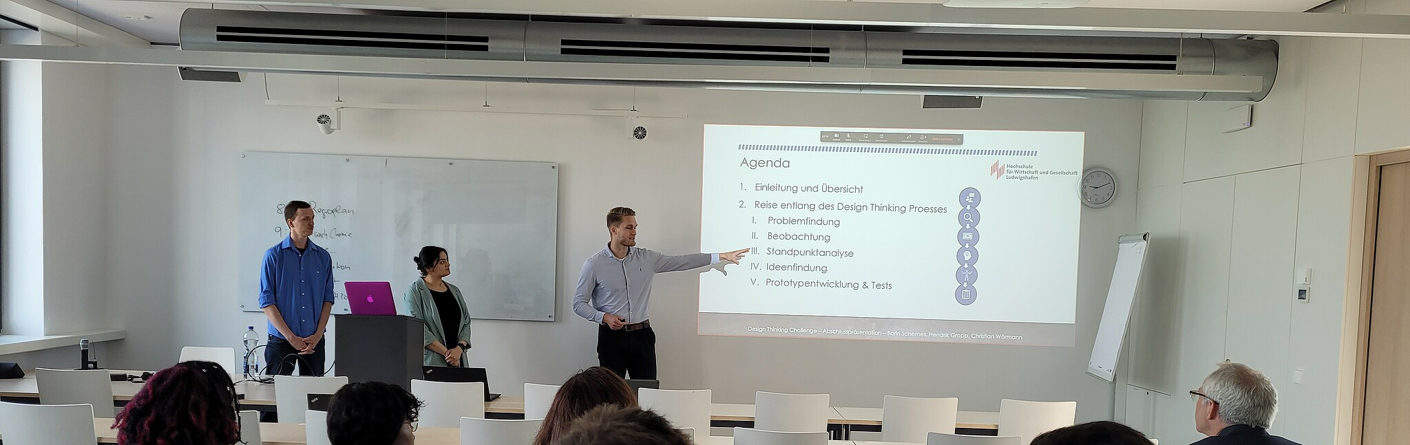 Teilnehmende der Design Thinking Abschlussveranstaltung 2