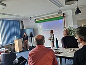 HWG LU Zuhöhrer*innen von hinten