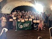 Die Austauschstudierenden nach der Zertifikatsvergabe zusammen mit den deutschsprachigen Teilnehmenden des MBA-Programms