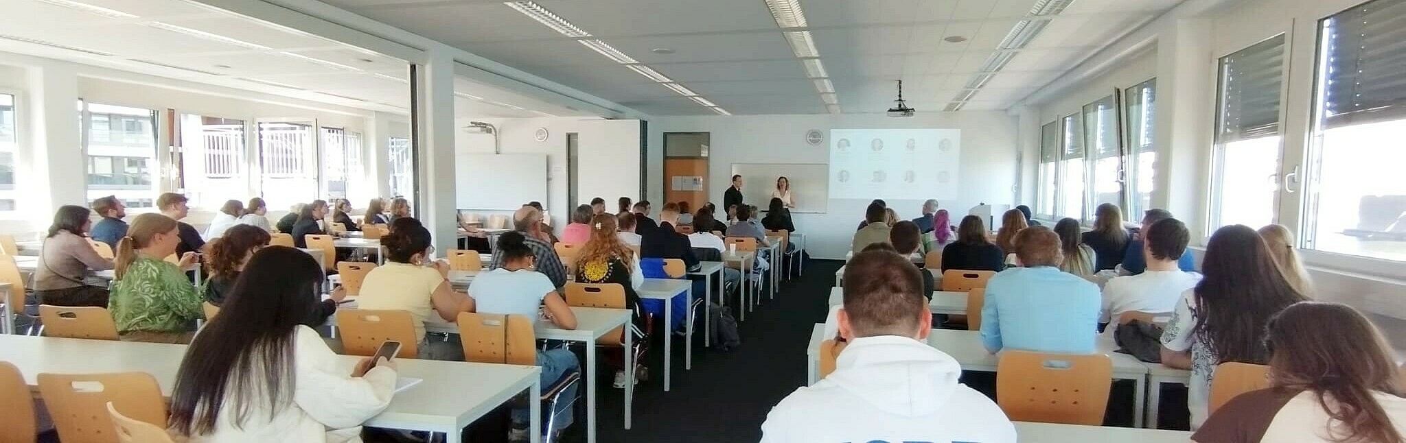 Im Vortragssaal beim Studieninfotag am Ostasieninstitut