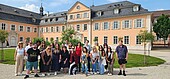 Gruppenfoto vor dem Schwetzinger Schloss