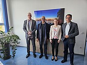 Gruppenbild im Büro des Präsidenten der HWG LU