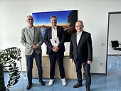 240909_Amtsantritt Prof. Schmidt Gruppenbild mit Präsident, Dekan und Prof. Schmidt